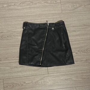H&M Black Zippered Leather Skirt